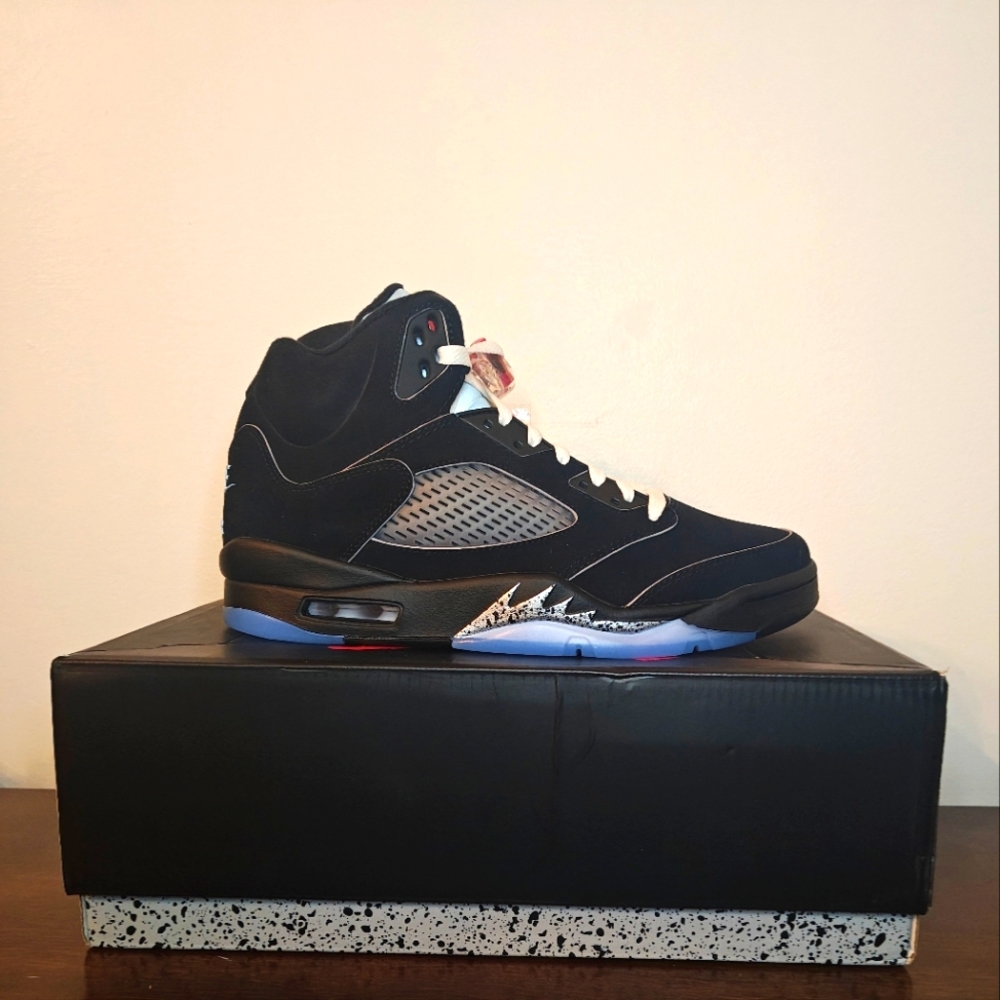 Jordan 5 Black Metallic Reimagined Size 10 Brand New in Box